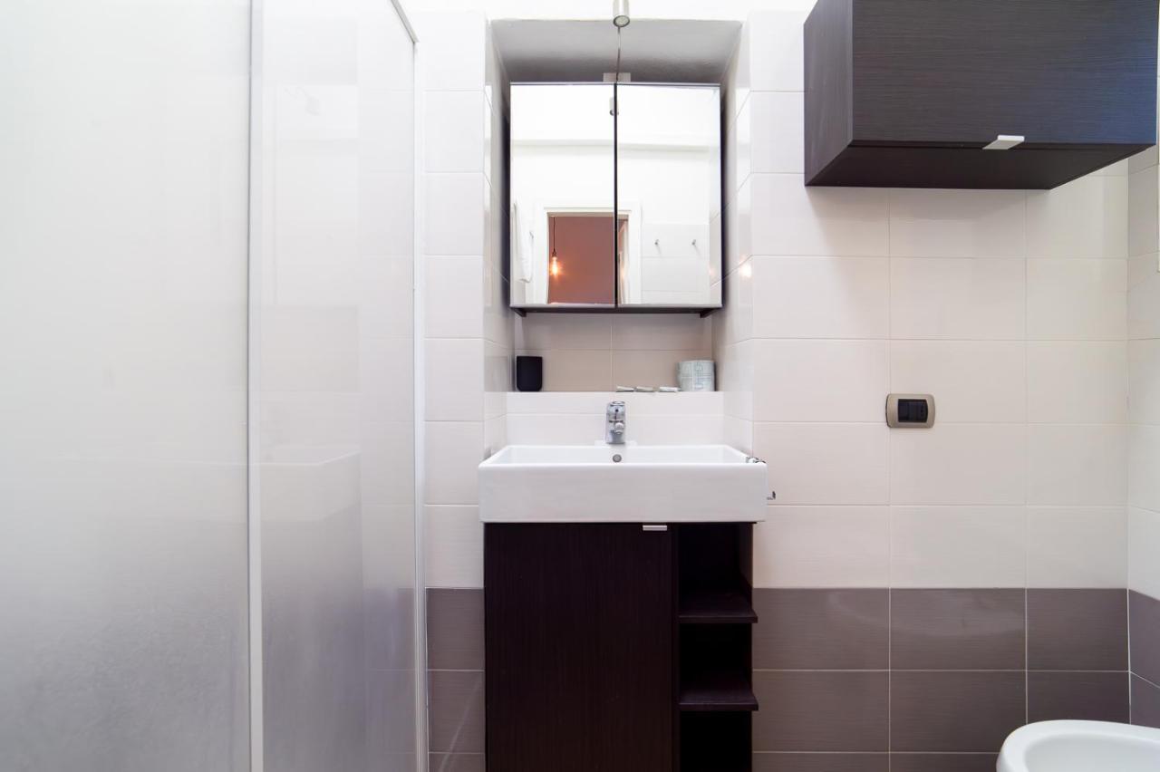 Hbhall Sempione Apartment Milan Bagian luar foto